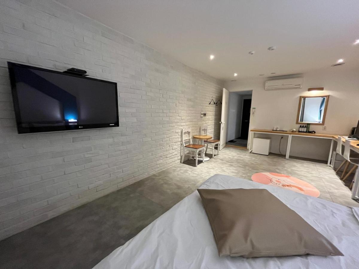 Hotel Yaja Hwajeong Station Kōyō Buitenkant foto